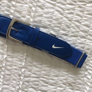 Nike one size softball belt